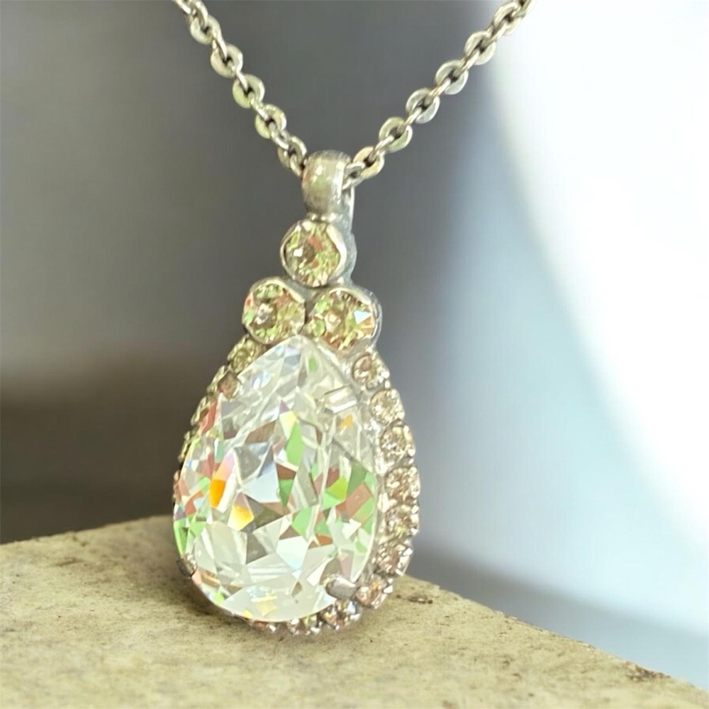 Sorrelli Faceted Oval Crystal Stone set in Teardrop Pendant, Signed; 16-20"